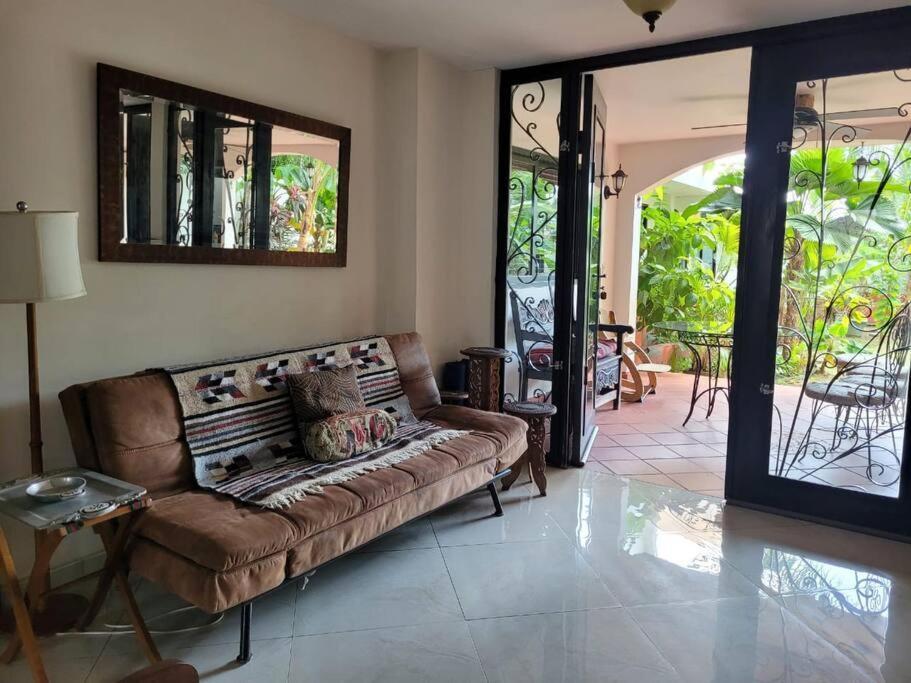 Casa Enayati * Panama City
