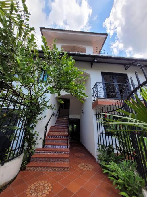 Casa Enayati * Panama City